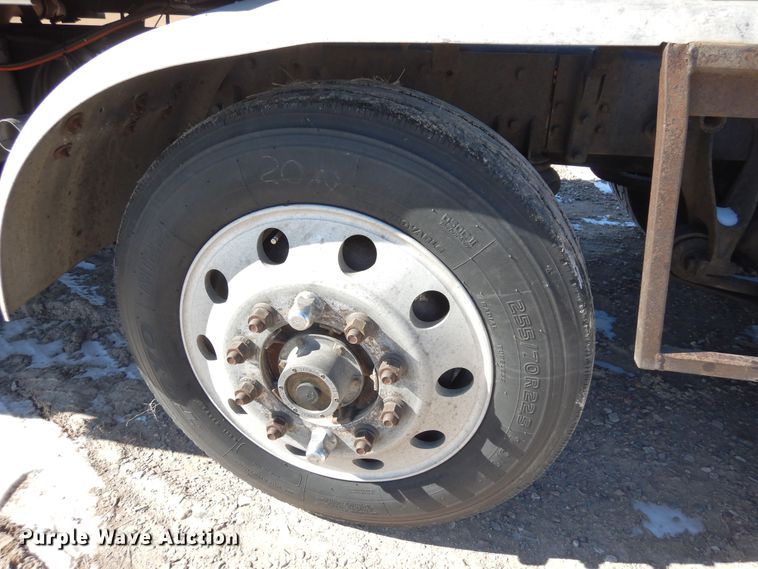 image for item DN6289 2006 International 9400i  semi truck