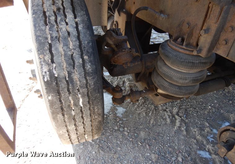 image for item DN6289 2006 International 9400i  semi truck