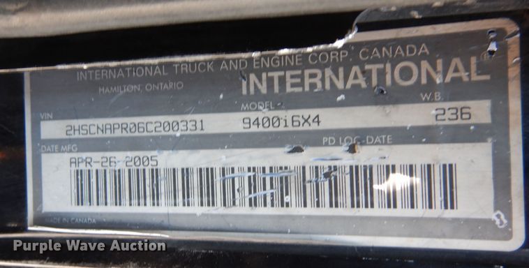 image for item DN6289 2006 International 9400i  semi truck