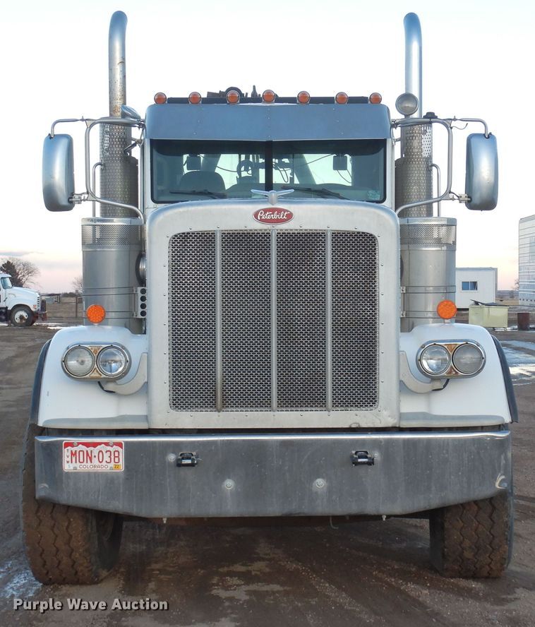 image for item DN6302 2010 Peterbilt  389 winch truck