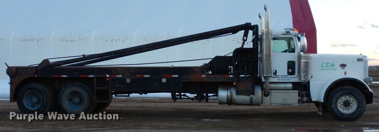 image for item DN6302 2010 Peterbilt  389 winch truck