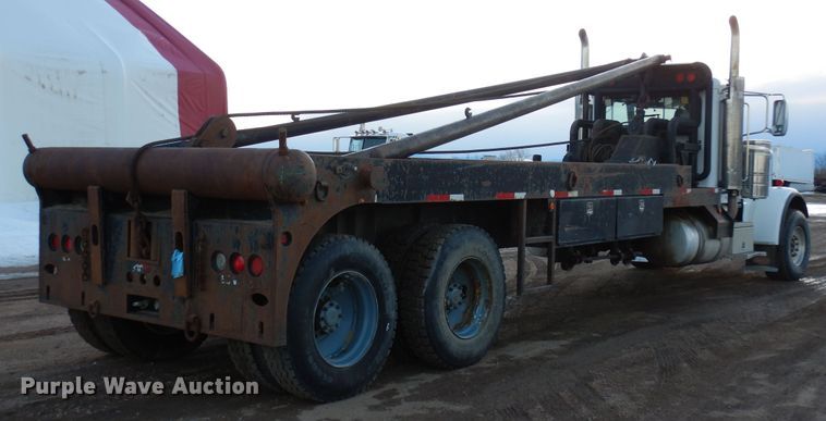 image for item DN6302 2010 Peterbilt  389 winch truck