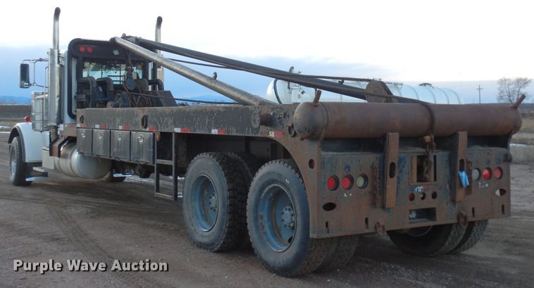 image for item DN6302 2010 Peterbilt  389 winch truck