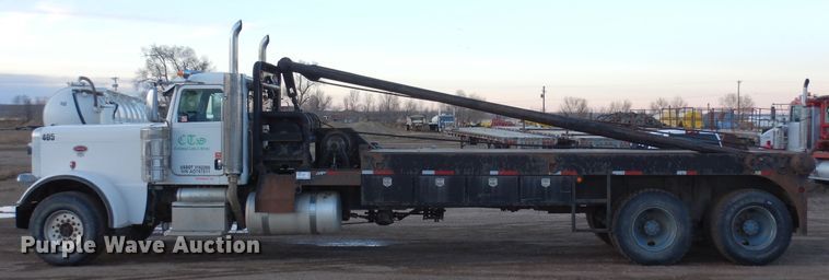 image for item DN6302 2010 Peterbilt  389 winch truck