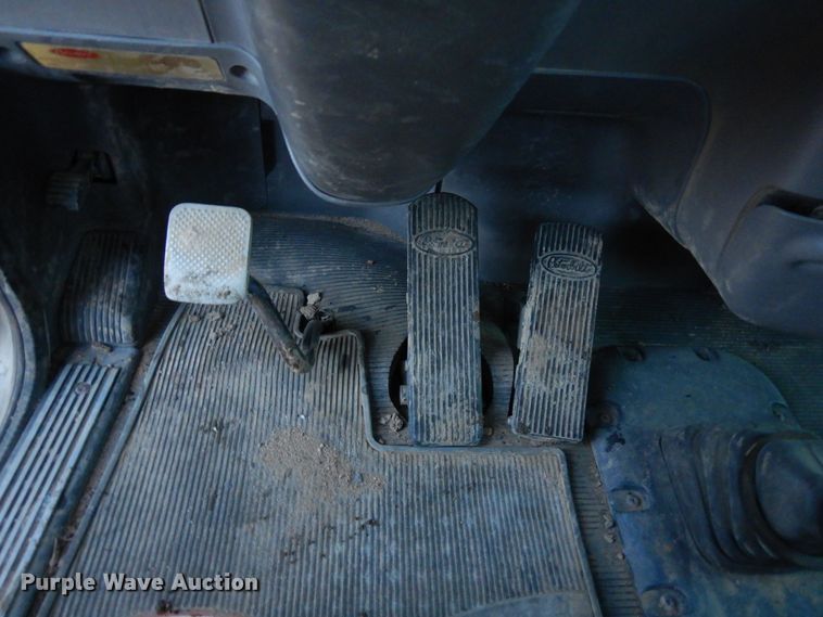 image for item DN6302 2010 Peterbilt  389 winch truck