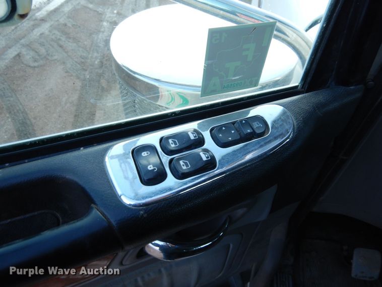 image for item DN6302 2010 Peterbilt  389 winch truck