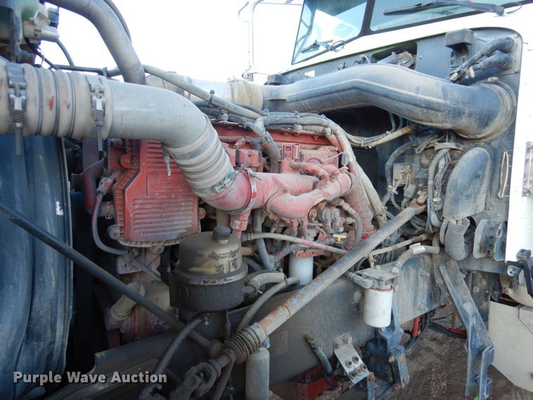 image for item DN6302 2010 Peterbilt  389 winch truck