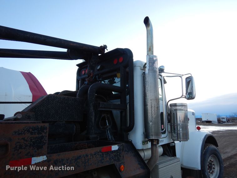 image for item DN6302 2010 Peterbilt  389 winch truck