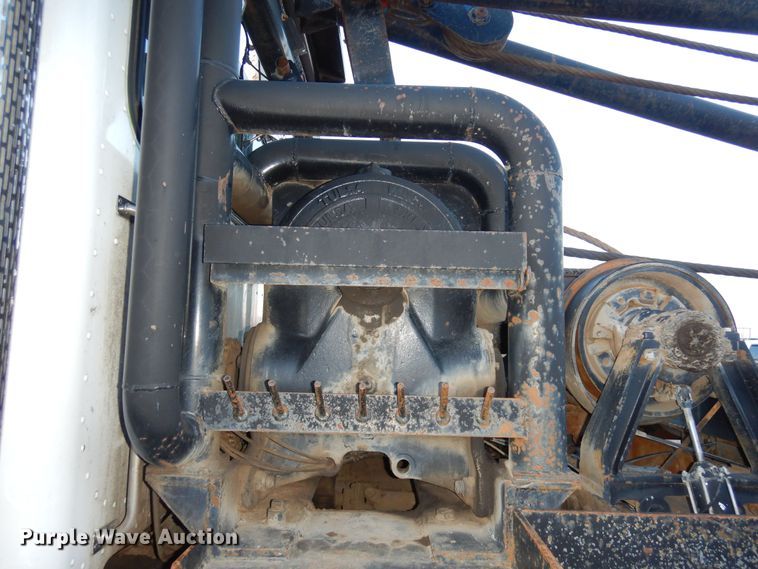 image for item DN6302 2010 Peterbilt  389 winch truck