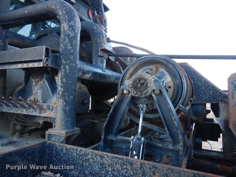 image for item DN6302 2010 Peterbilt  389 winch truck