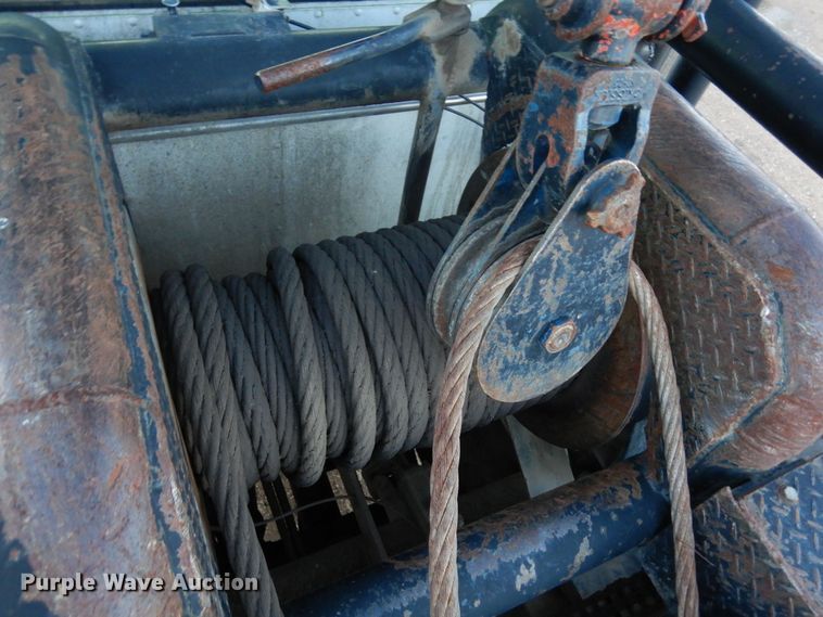 image for item DN6302 2010 Peterbilt  389 winch truck