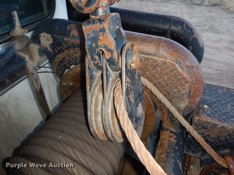 image for item DN6302 2010 Peterbilt  389 winch truck