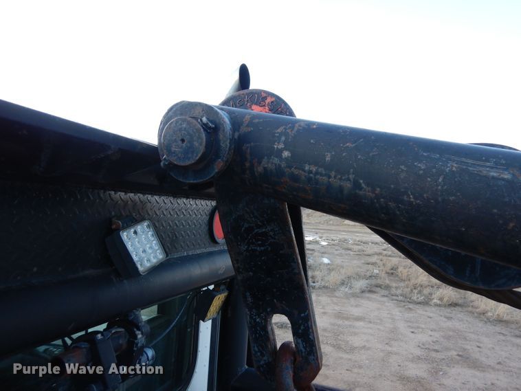 image for item DN6302 2010 Peterbilt  389 winch truck