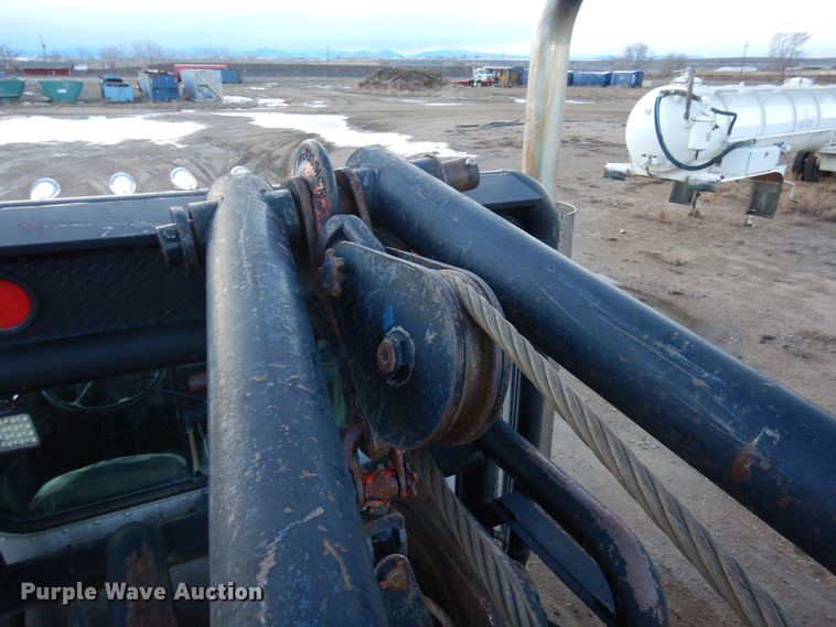 image for item DN6302 2010 Peterbilt  389 winch truck