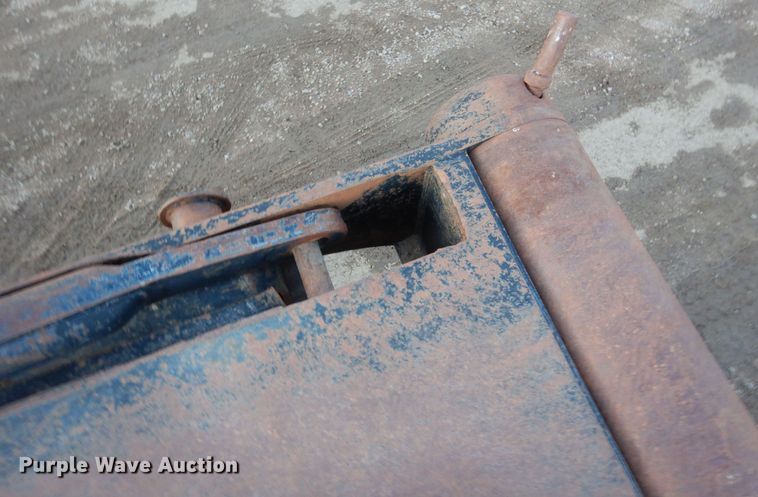 image for item DN6302 2010 Peterbilt  389 winch truck