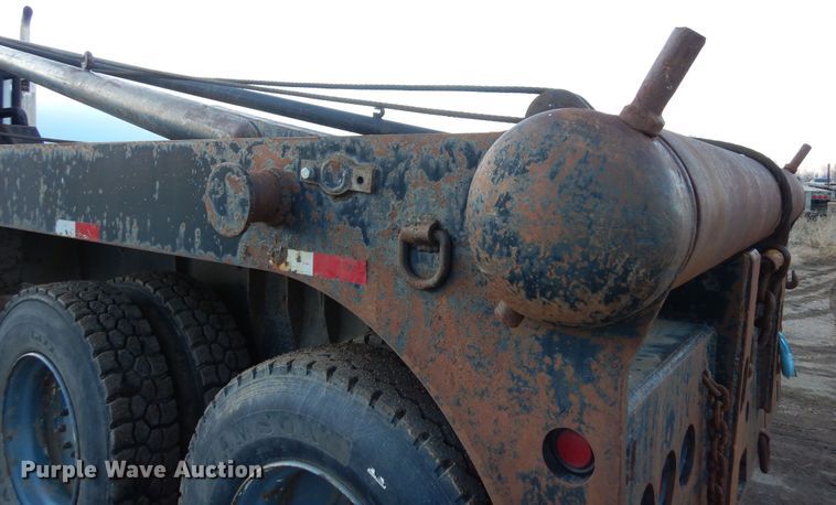 image for item DN6302 2010 Peterbilt  389 winch truck
