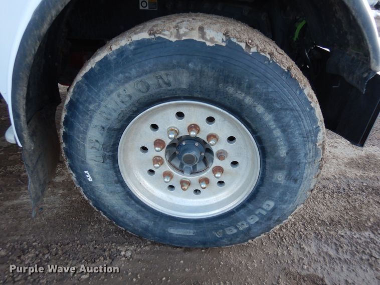 image for item DN6302 2010 Peterbilt  389 winch truck