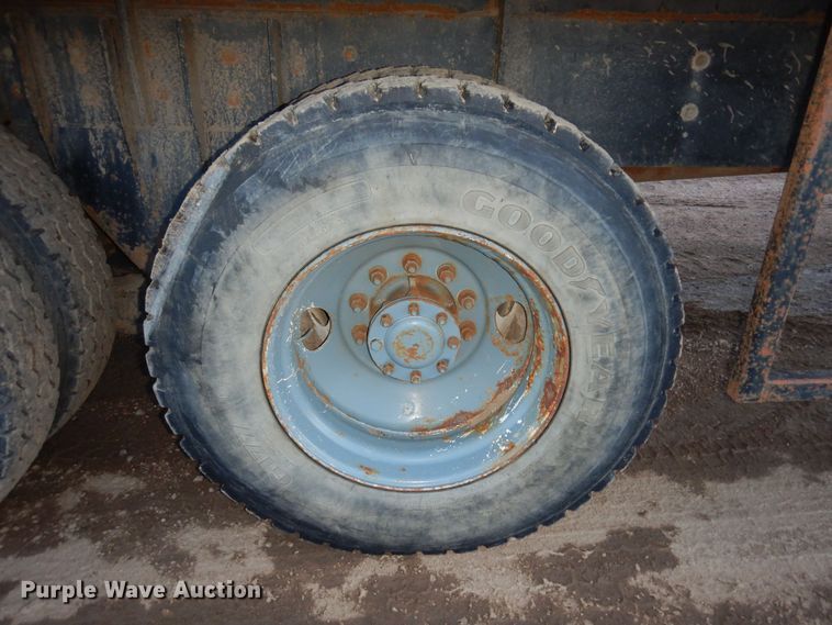 image for item DN6302 2010 Peterbilt  389 winch truck