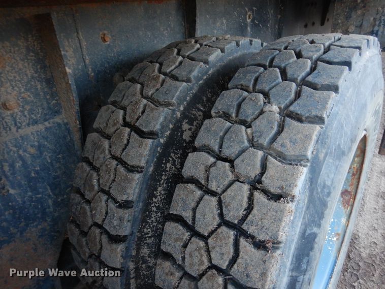 image for item DN6302 2010 Peterbilt  389 winch truck