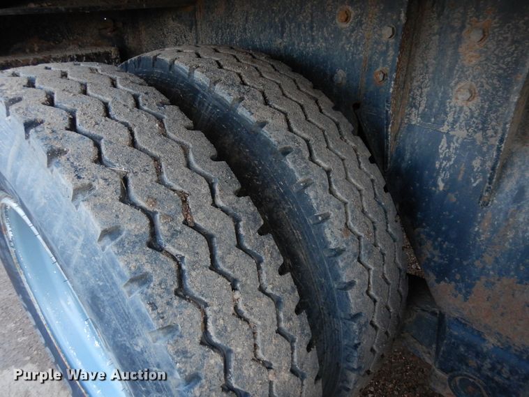 image for item DN6302 2010 Peterbilt  389 winch truck