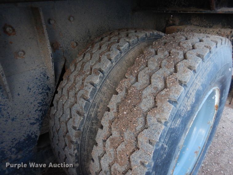 image for item DN6302 2010 Peterbilt  389 winch truck