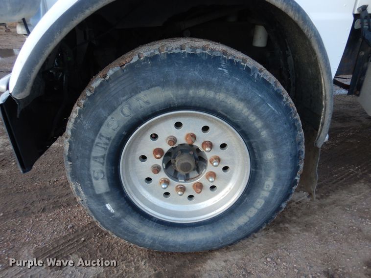 image for item DN6302 2010 Peterbilt  389 winch truck