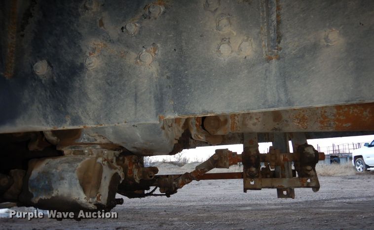 image for item DN6302 2010 Peterbilt  389 winch truck