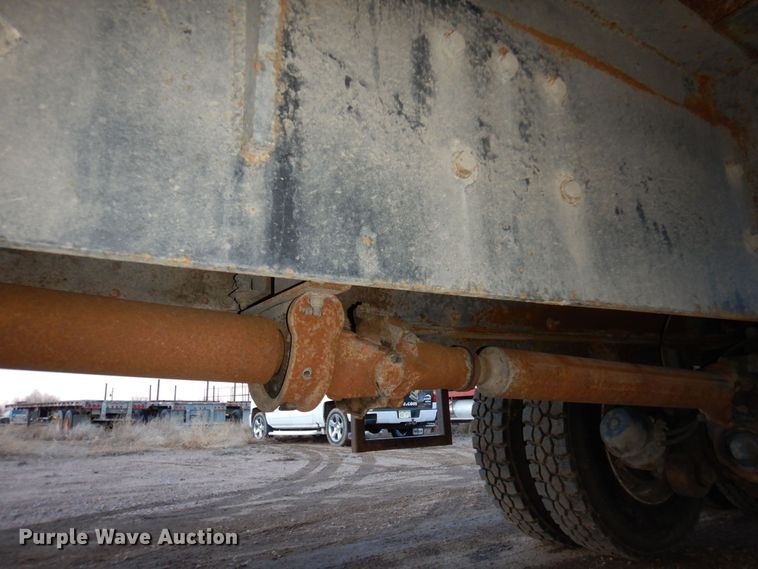 image for item DN6302 2010 Peterbilt  389 winch truck