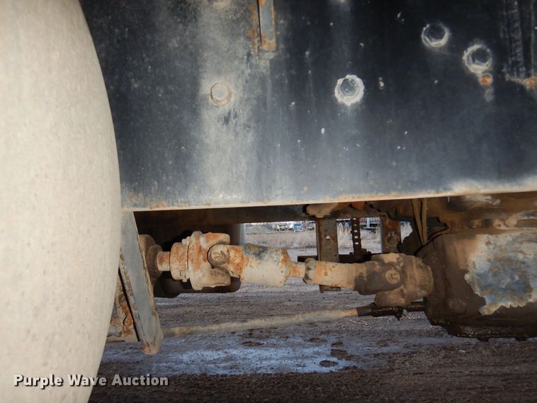 image for item DN6302 2010 Peterbilt  389 winch truck