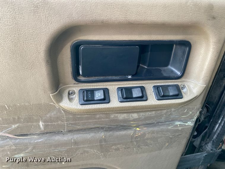 image for item DN8198 2005 International 9900ix  semi truck