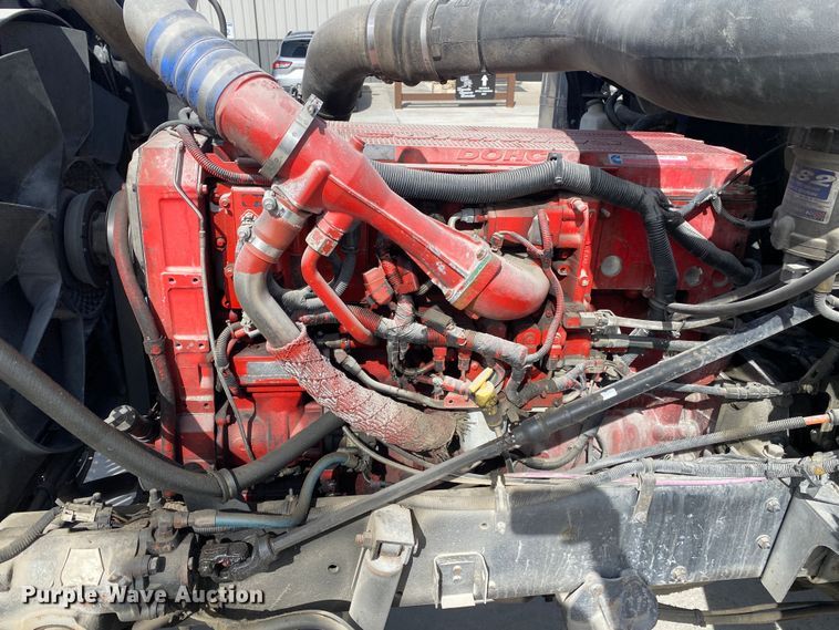 image for item DN8198 2005 International 9900ix  semi truck