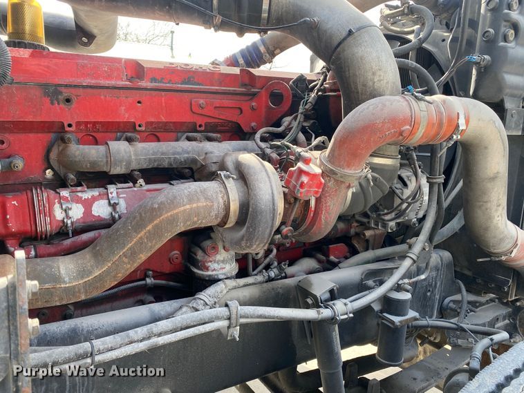 image for item DN8198 2005 International 9900ix  semi truck