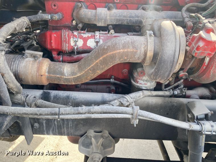 image for item DN8198 2005 International 9900ix  semi truck