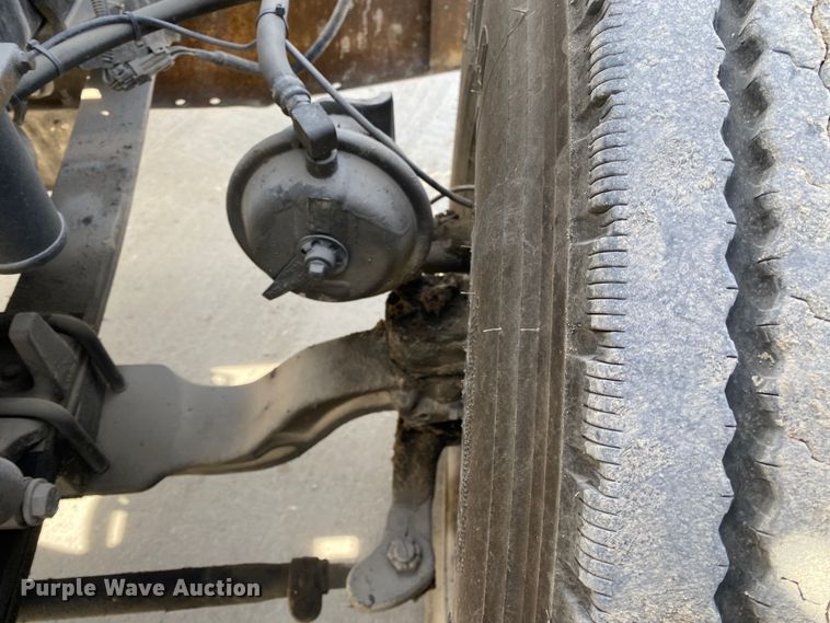 image for item DN8198 2005 International 9900ix  semi truck