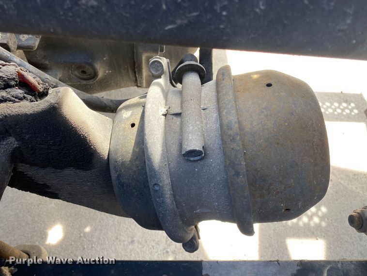 image for item DN8198 2005 International 9900ix  semi truck