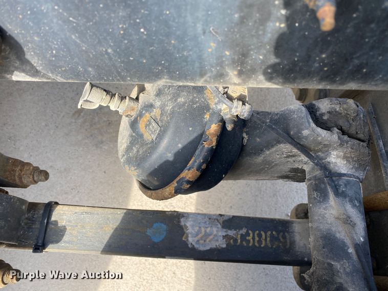 image for item DN8198 2005 International 9900ix  semi truck