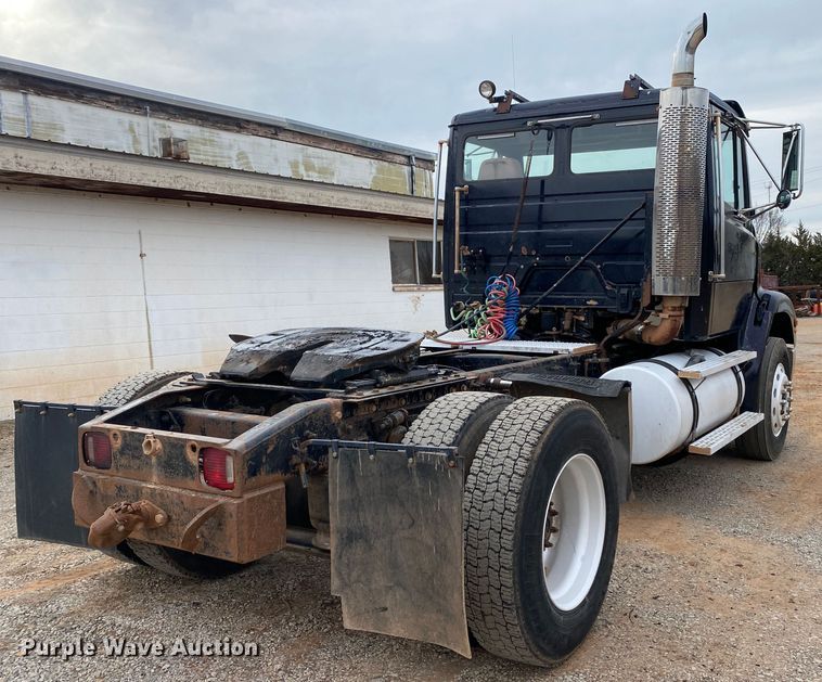 image for item DN8203 1999 Freightliner FL112  semi truck