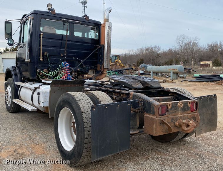 image for item DN8203 1999 Freightliner FL112  semi truck