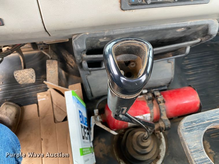 image for item DN8203 1999 Freightliner FL112  semi truck