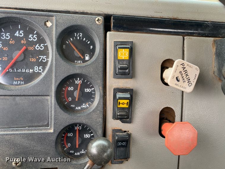 image for item DN8203 1999 Freightliner FL112  semi truck