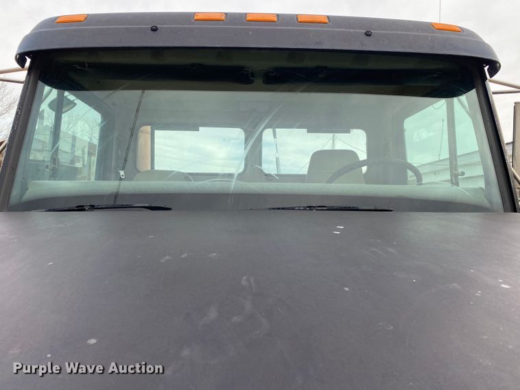 image for item DN8203 1999 Freightliner FL112  semi truck