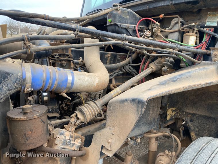 image for item DN8203 1999 Freightliner FL112  semi truck