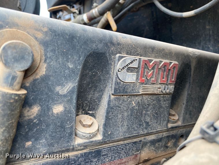 image for item DN8203 1999 Freightliner FL112  semi truck