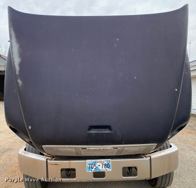 image for item DN8203 1999 Freightliner FL112  semi truck