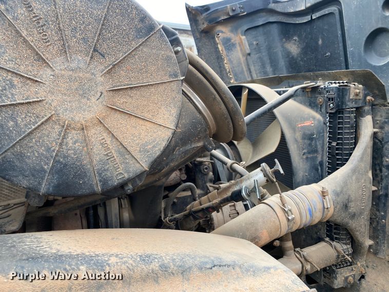 image for item DN8203 1999 Freightliner FL112  semi truck