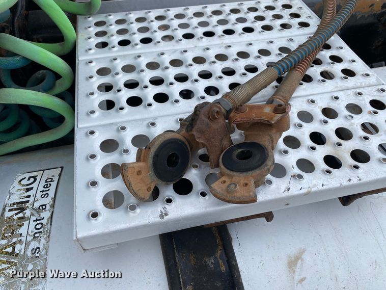 image for item DN8203 1999 Freightliner FL112  semi truck