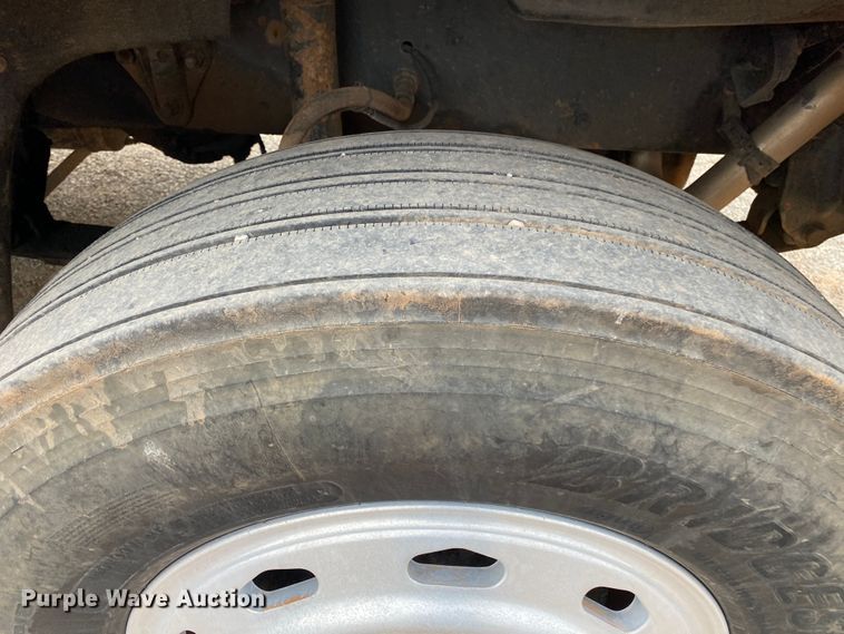 image for item DN8203 1999 Freightliner FL112  semi truck