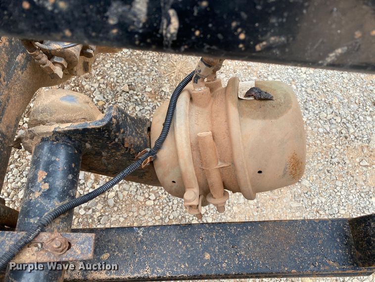 image for item DN8203 1999 Freightliner FL112  semi truck