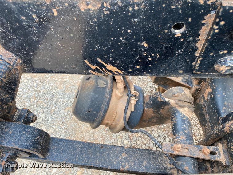 image for item DN8203 1999 Freightliner FL112  semi truck