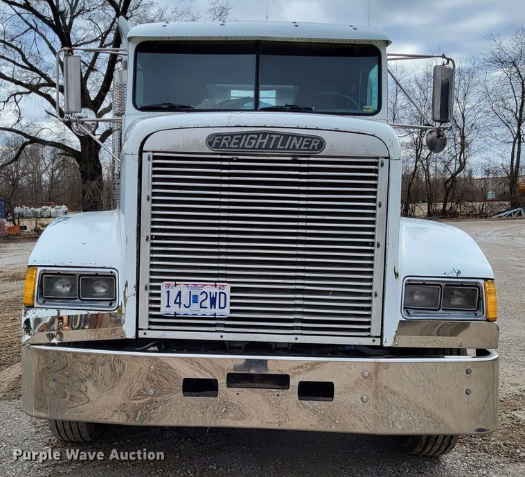 image for item DO3579 1989 Freightliner FLD  semi truck